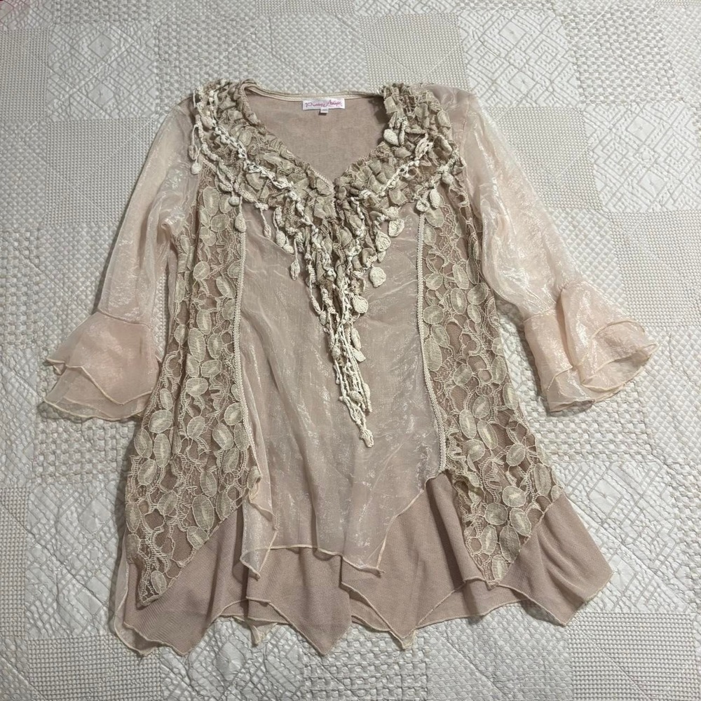 Vintage whimsy Creamy lace and silk ruffle top